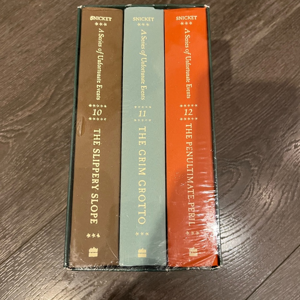 A series of Unfortunate Events - Brand new book series parts 10, 11, & 12